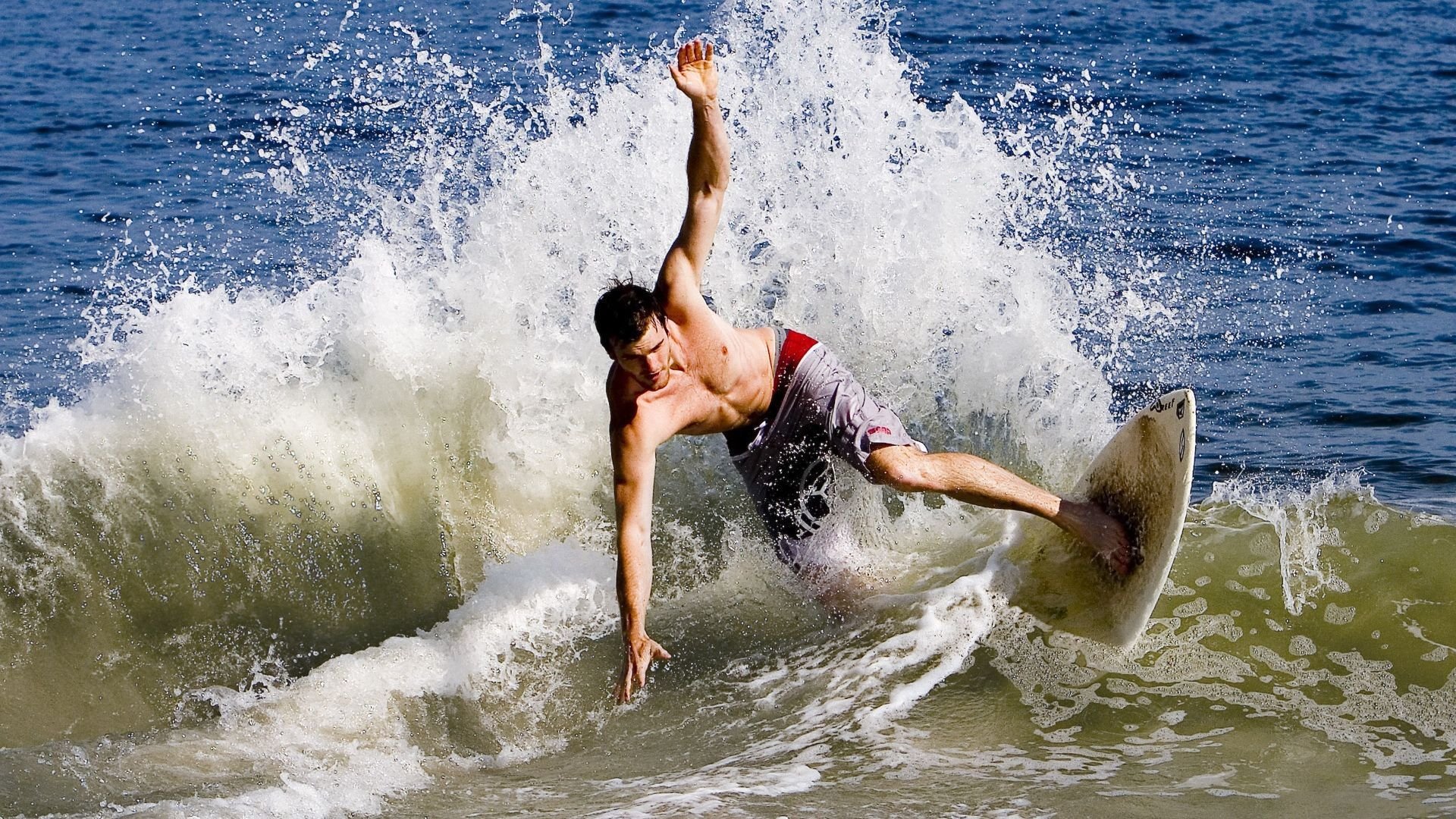 开云体育博彩-香肠派对“荒野生存”挑战赛热血开启，香肠派对生存分